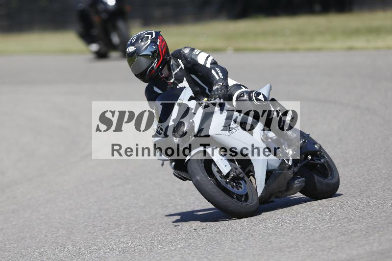 /15 22.05.2026  Plüss Moto Sport  Discover the Bike ADR /Gruppe gruen - Bike 1/6